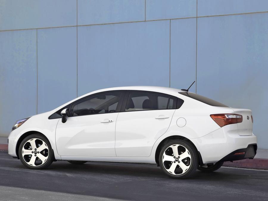  Kia Rio Sedan 2011 года  (US) (фото 2 из 22)